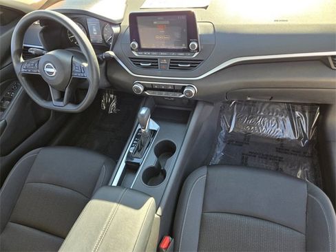 Used 2025 Nissan Altima 2.5 S image 16