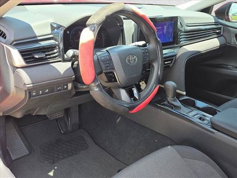 Used 2025 Toyota Camry LE w/ Convenience Package FWD image 9