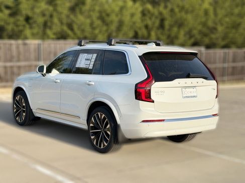 New 2026 Volvo XC90 T8 Plus w/ Protection Package Premier AWD/4WD image 4