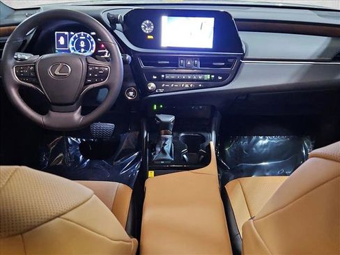 Used 2023 Lexus ES 350 w/ Premium Package image 18