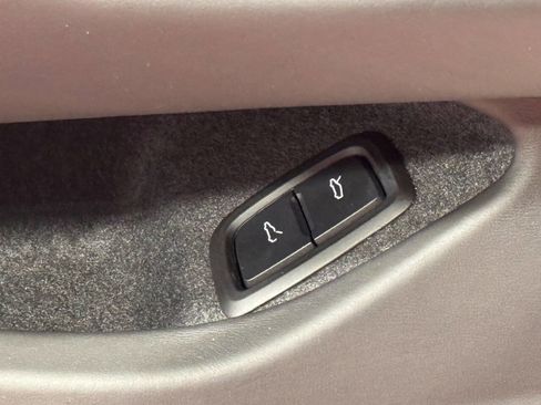 Used 2024 Chevrolet Corvette Stingray Premium Conv w/ Z51 Performance Package image 63