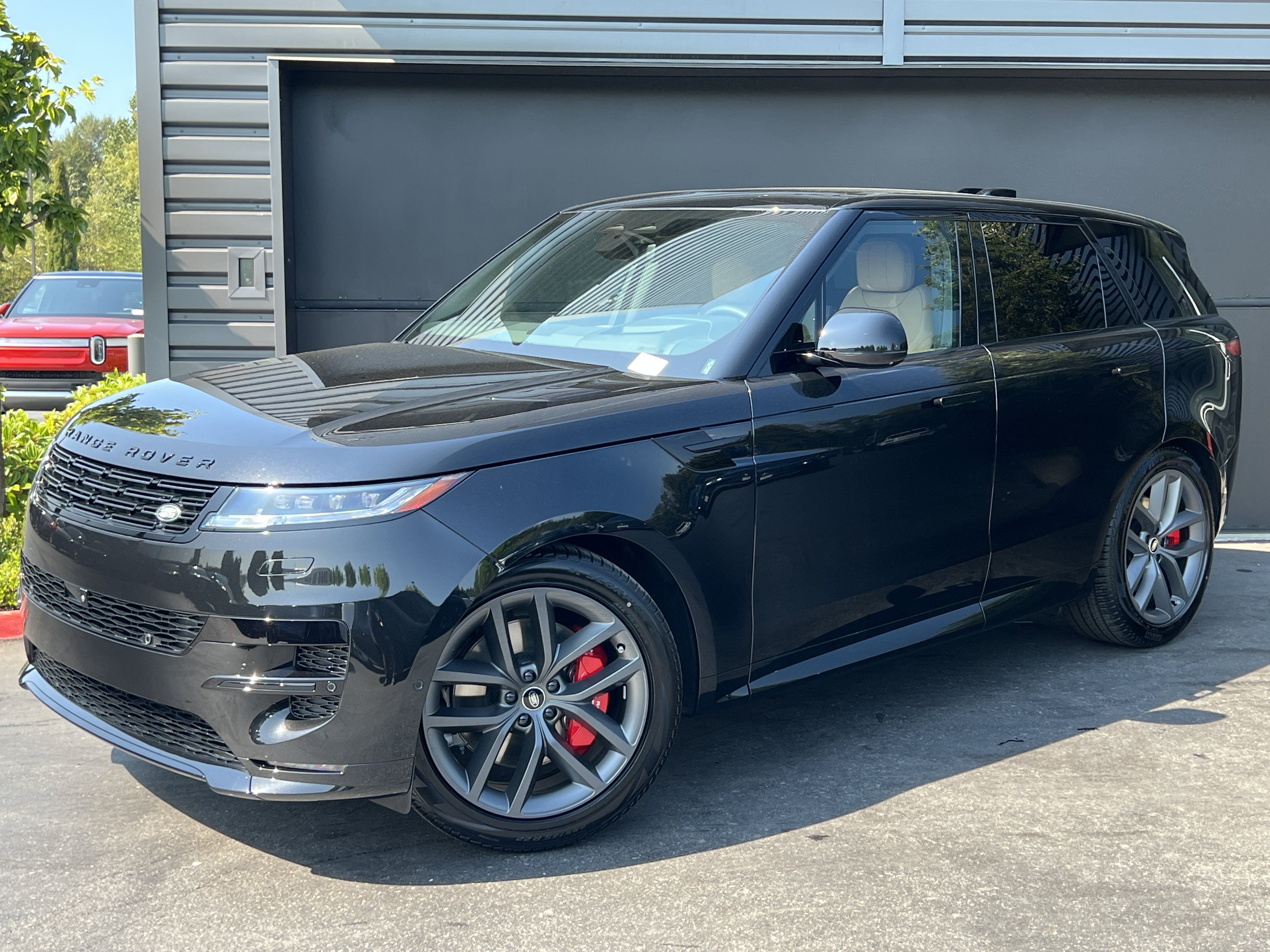 New 2025 Land Rover Range Rover Sport Dynamic SE AWD/4WD image 1