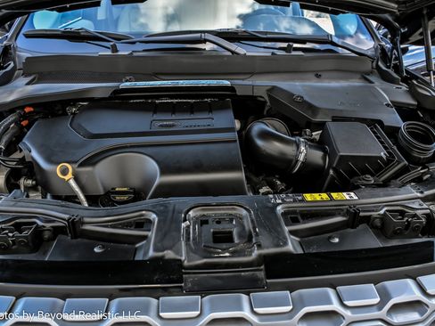 Used 2022 Land Rover Discovery Sport SE image 20