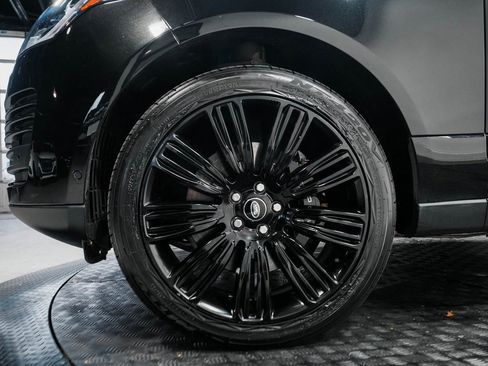 Used 2020 Land Rover Range Rover HSE image 9