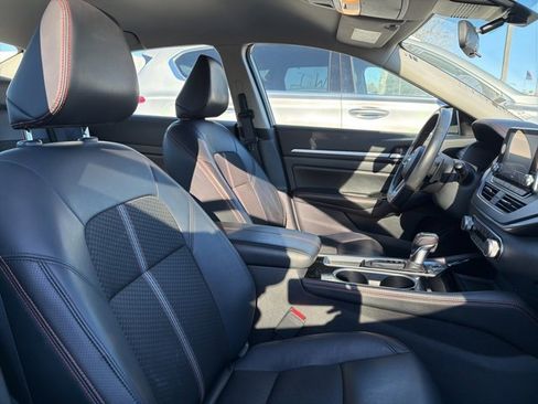 Used 2024 Nissan Altima 2.5 SR image 31