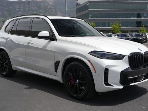 Used 2024 BMW X5 xDrive50e w/ M Sport Package AWD/4WD image 7