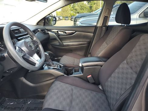 Used 2020 Nissan Rogue Sport SV FWD image 18