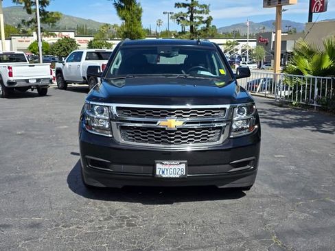 Used 2016 Chevrolet Suburban LT image 2