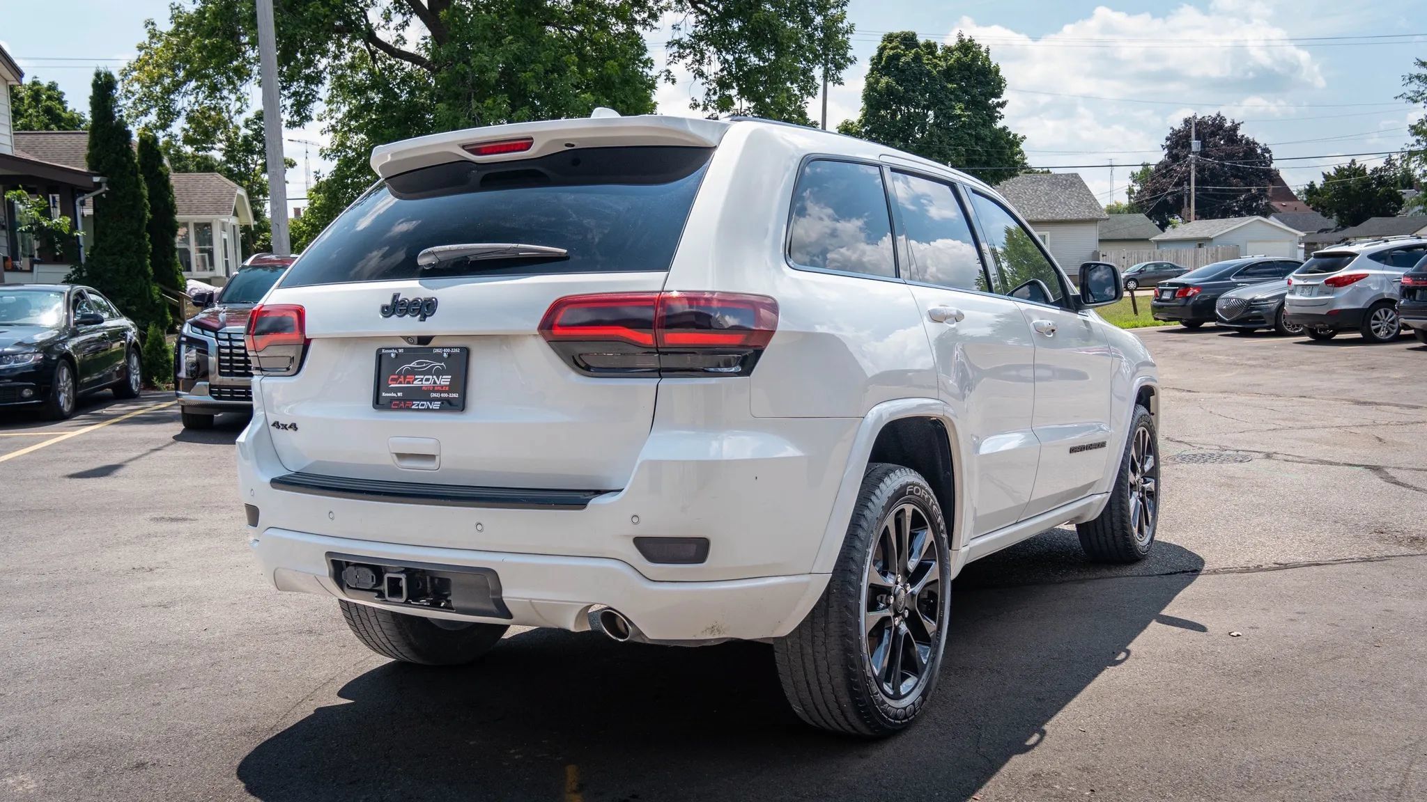 Used 2018 Jeep Grand Cherokee Altitude AWD/4WD image 6