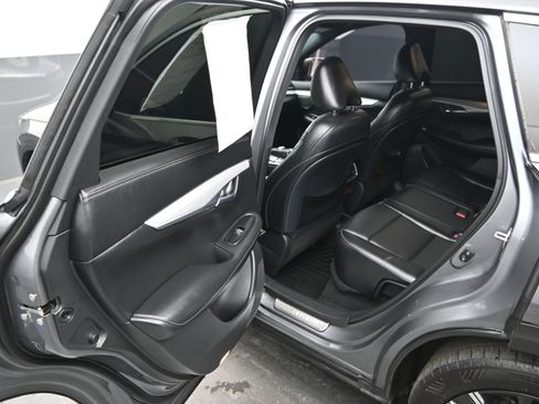 Used 2021 INFINITI QX50 Luxe w/ Appearance Package image 11