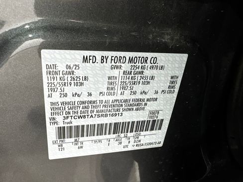 Used 2025 Ford Maverick Lobo AWD/4WD image 36