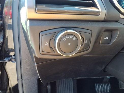 Used 2020 Ford Fusion SEL image 26