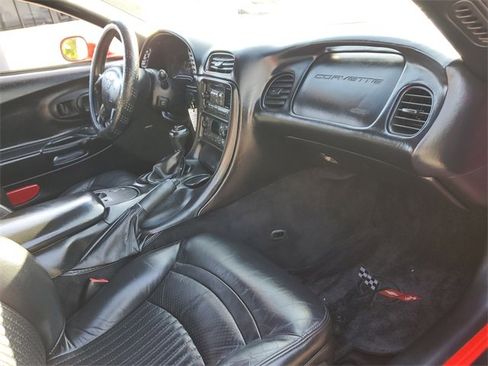 Used 2002 Chevrolet Corvette Coupe w/ Preferred Equipment Group2 image 11
