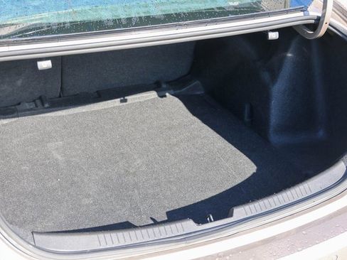 Used 2025 Chevrolet Malibu LT image 9