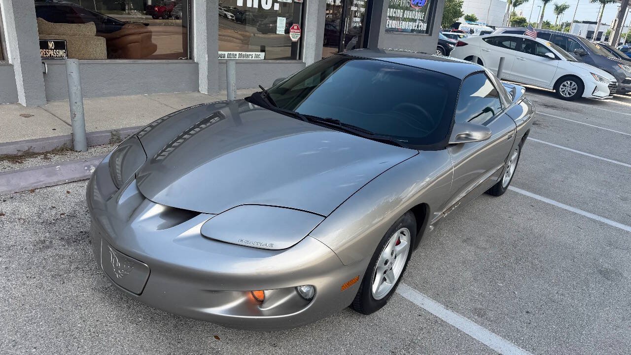 Used 2000 Pontiac Firebird Coupe w/ Opt Pkg RWD image 1