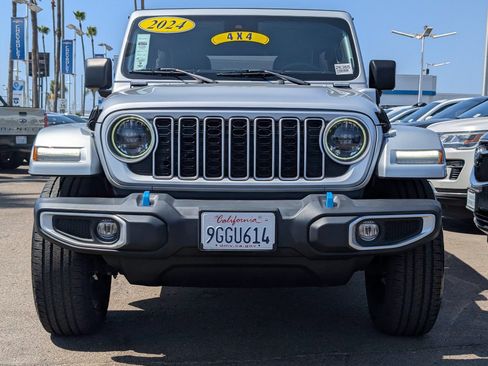 Used 2024 Jeep Wrangler Unlimited Sahara AWD/4WD image 5