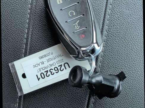Used 2023 Chevrolet Traverse LT FWD image 25