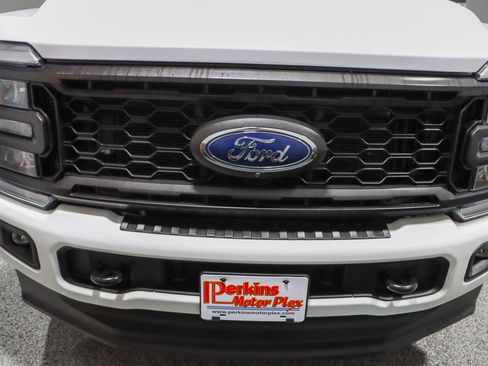 Used 2023 Ford F250 Lariat w/ Sport Appearance Package AWD/4WD image 5