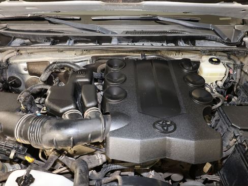 Used 2021 Toyota 4Runner SR5 Premium AWD/4WD image 37