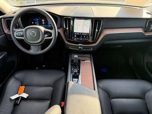 Used 2024 Volvo XC60 B5 Plus w/ Protection Package Premier AWD/4WD image 9