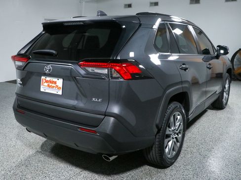 Used 2022 Toyota RAV4 XLE Premium FWD image 7