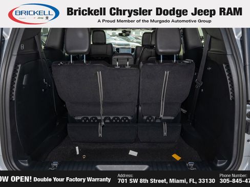 New 2026 Chrysler Pacifica Select w/ S Appearance Package image 9