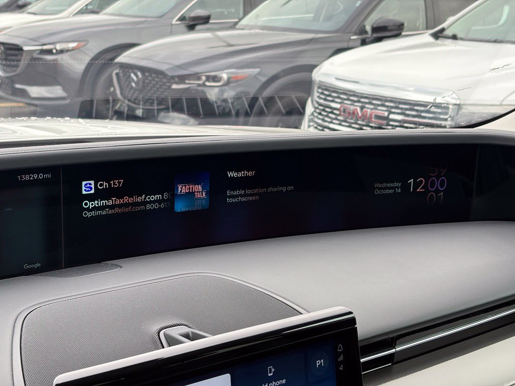 Used 2024 Lincoln Nautilus Premier AWD/4WD image 22