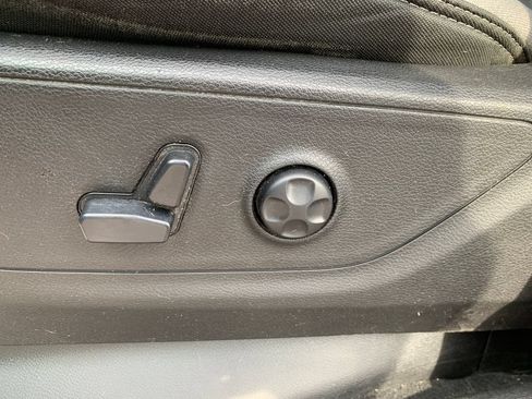 Used 2019 RAM 1500 Big Horn AWD/4WD image 18