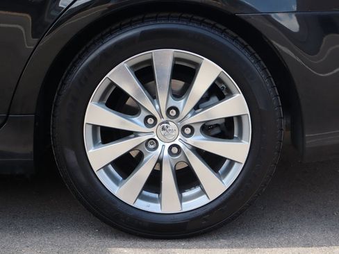 Used 2011 Toyota Avalon Limited FWD image 41