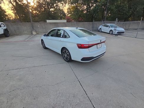 Used 2025 Volkswagen Jetta Sport FWD image 8