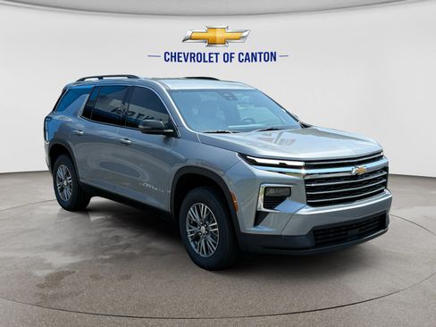 New 2026 Chevrolet Traverse LT w/ LPO, Floor Liner Package FWD image 3