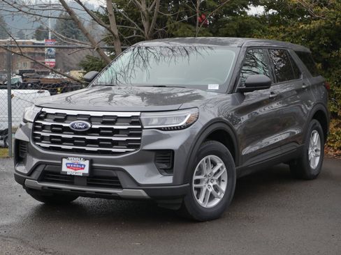 New 2026 Ford Explorer Active image 2