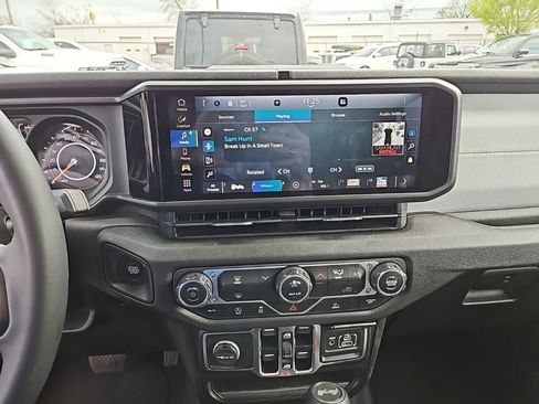 Used 2025 Jeep Wrangler Sport S image 8