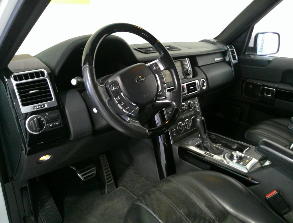 Used 2012 Land Rover Range Rover Supercharged AWD/4WD image 17