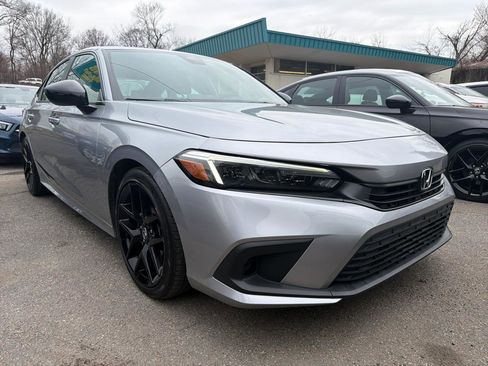 Used 2023 Honda Civic Sport image 3