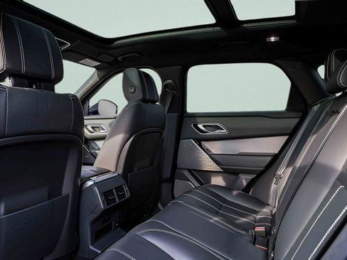 Used 2021 Land Rover Range Rover Velar R-Dynamic S image 23