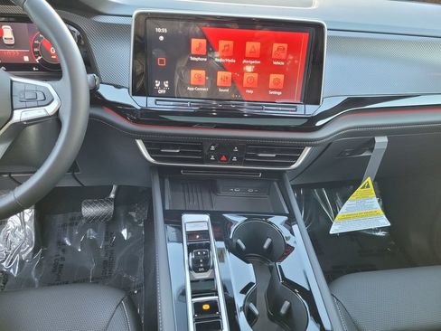 New 2025 Volkswagen Atlas Cross Sport SEL AWD/4WD image 19
