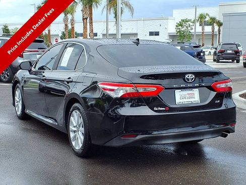 Used 2020 Toyota Camry LE FWD image 5