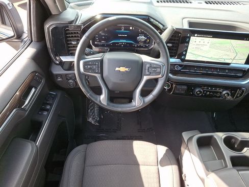 Used 2025 Chevrolet Silverado 1500 LT AWD/4WD image 10