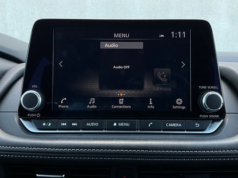 Used 2025 Nissan Rogue SV image 29