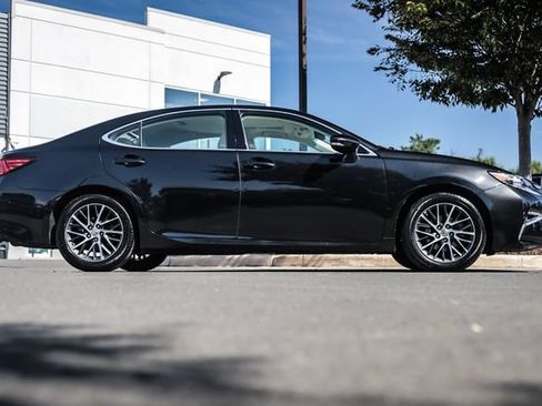 Used 2018 Lexus ES 350 w/ Luxury Package w/Wood Trim FWD image 13