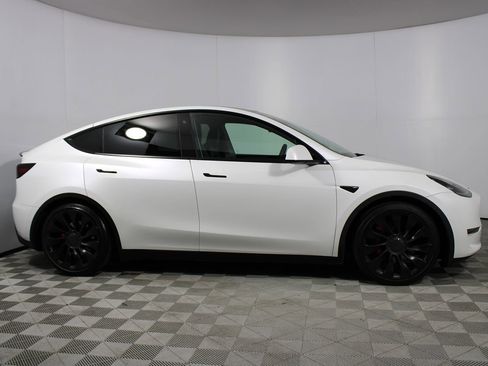 Used 2020 Tesla Model Y Performance image 31