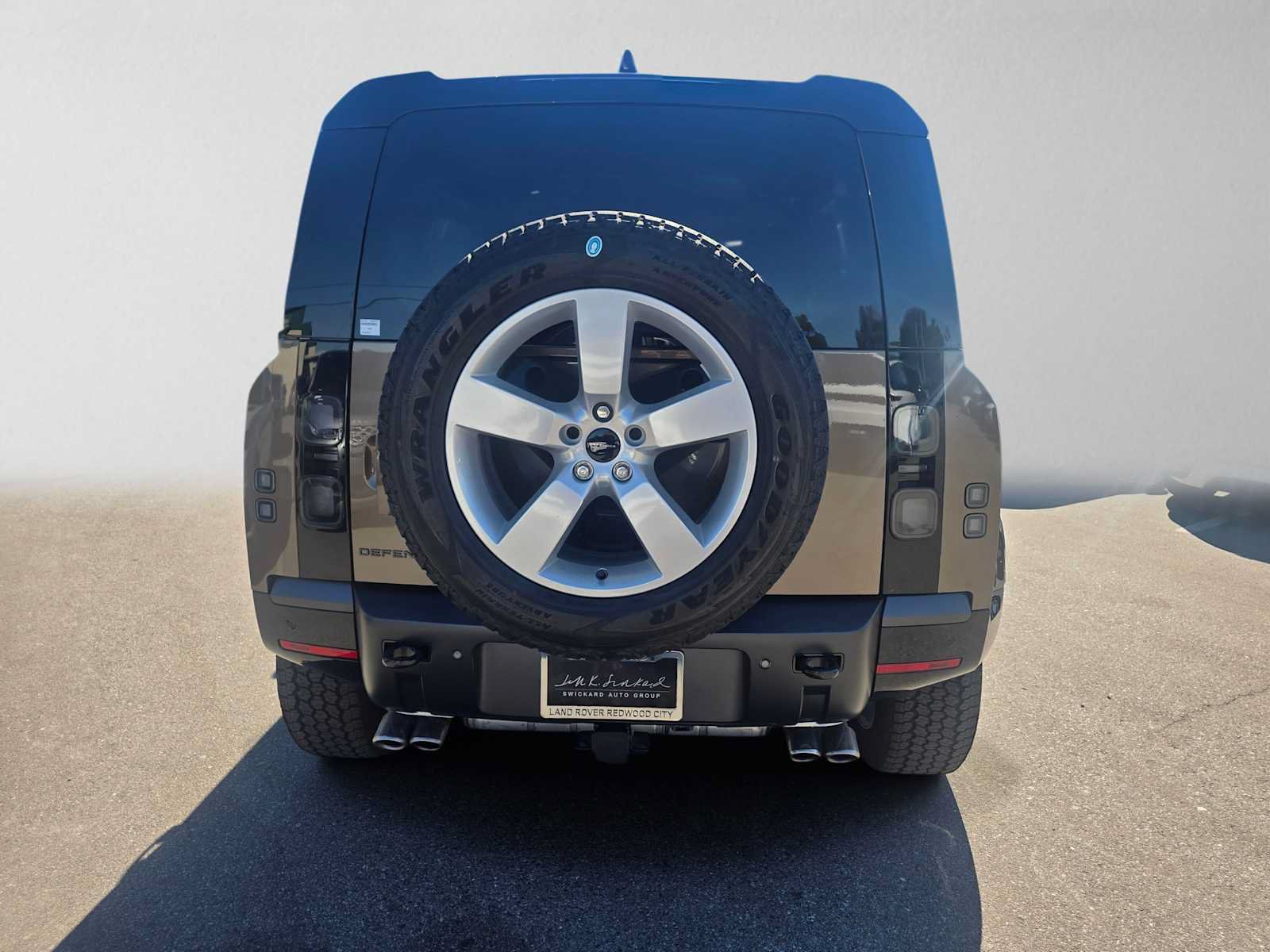 Used 2026 Land Rover Defender 110 X-Dynamic SE AWD/4WD image 4