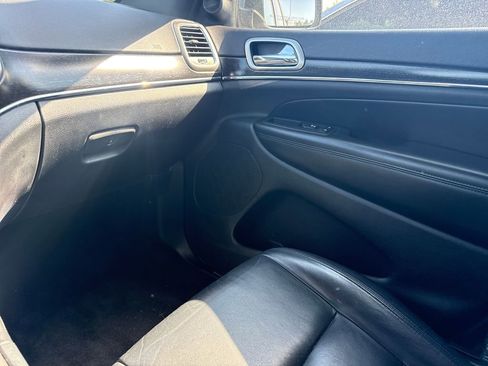 Used 2018 Jeep Grand Cherokee Limited AWD/4WD image 16
