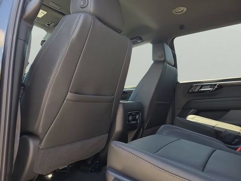 New 2026 Chevrolet Suburban LT w/ Comfort Package RWD image 15