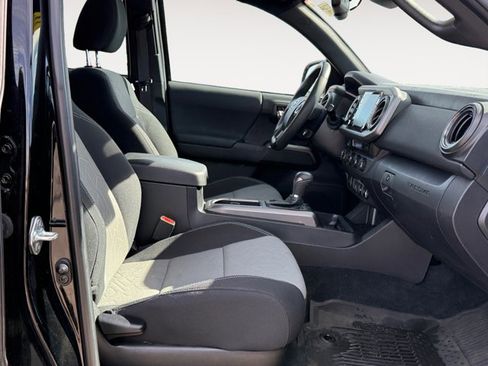 Used 2023 Toyota Tacoma TRD Sport w/ Technology Package image 17