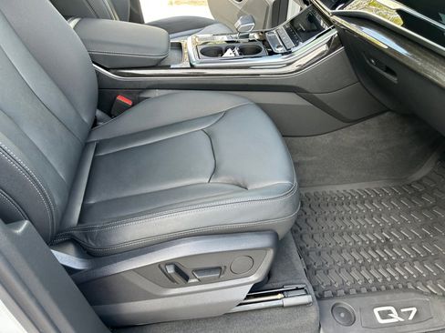 Certified 2025 Audi Q7 2.0T Premium image 27