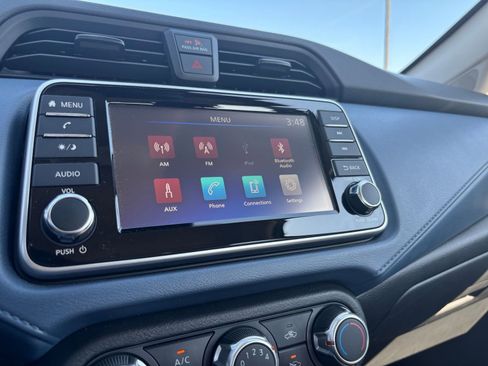 Used 2025 Nissan Versa SV image 20