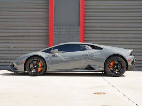 Used 2021 Lamborghini Huracan EVO image 6