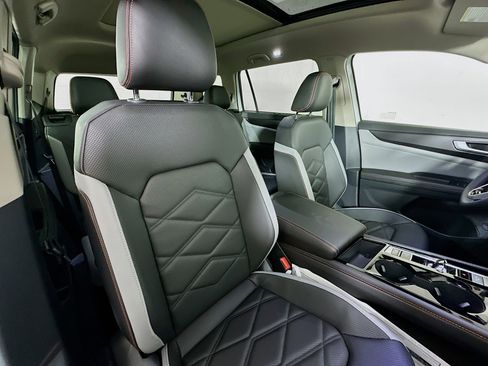 New 2026 Volkswagen Atlas Peak Edition AWD/4WD image 28